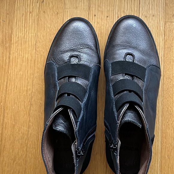 ANKLE BOOTS. - Picture 4 of 4